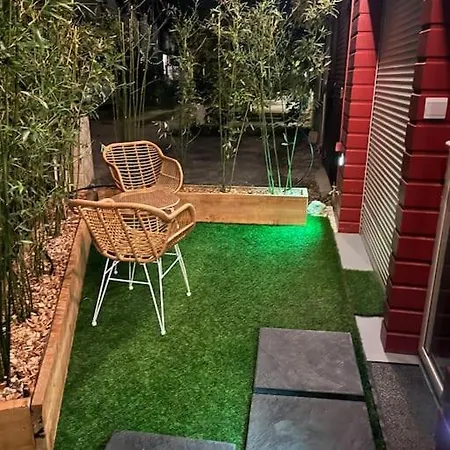 Holiday home Casita: Maison Duplex +parking/terrasse/netflix