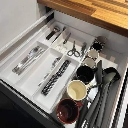 Casita: Maison Duplex +parking/terrasse/netflix Труа