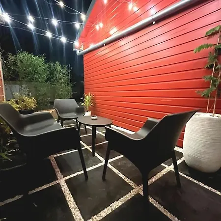 Casita: Maison Duplex +parking/terrasse/netflix Труа