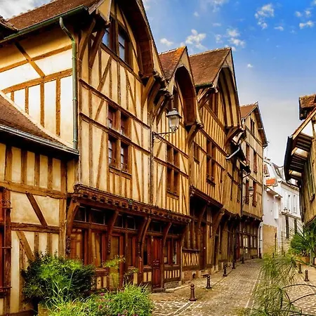 Дом отдыха Casita: Maison Duplex +parking/terrasse/netflix